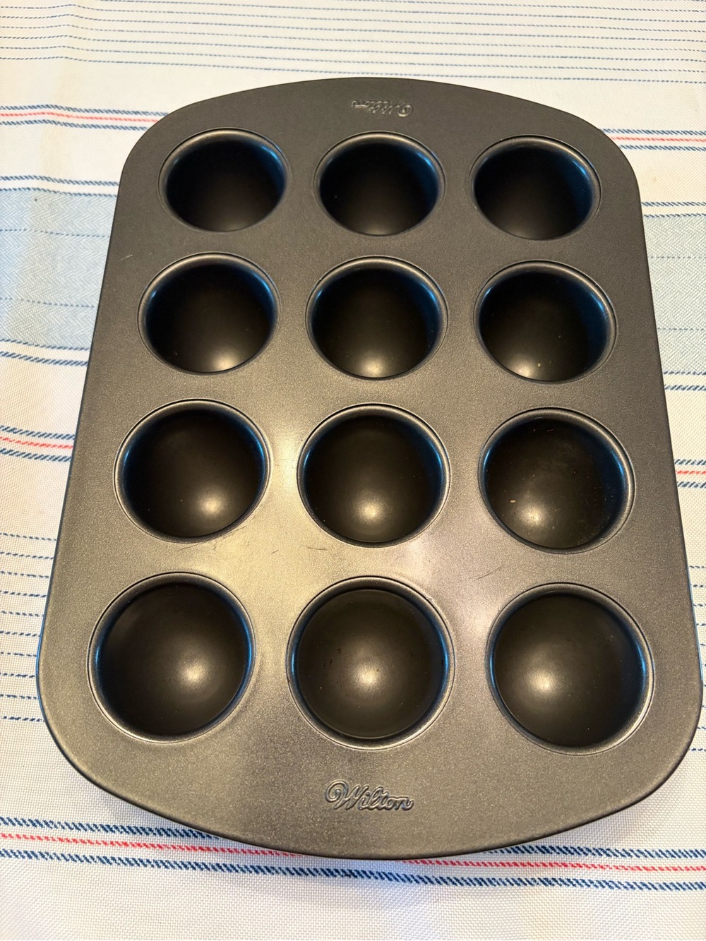 Wilton Black 12-Cavity Mini Cake Pop or Muffin Pan